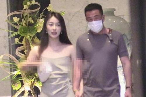 明星牵手爆料最新图片高清,高清爆料图揭秘甜蜜瞬间